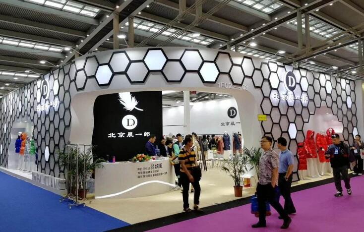 上海服裝展臺(tái)搭建公司 上海服裝展臺(tái)搭建公司