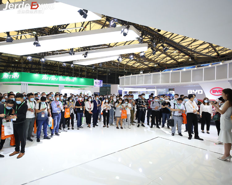 上海展會布置搭建中燈光設(shè)計的原則與注意事項有哪些？