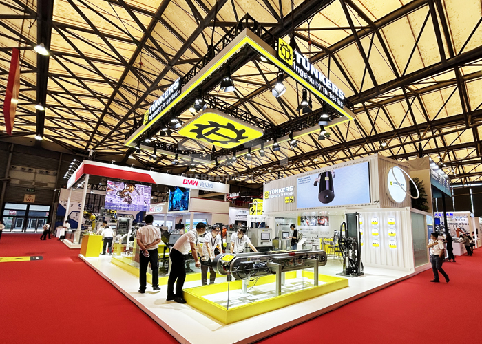 汽車(chē)裝備展臺(tái)搭建