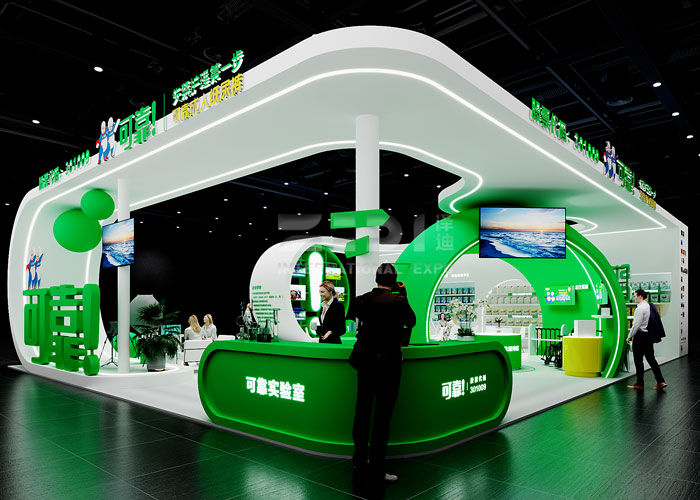 如何確保展位設計中的顏色和品牌形象保持一致？